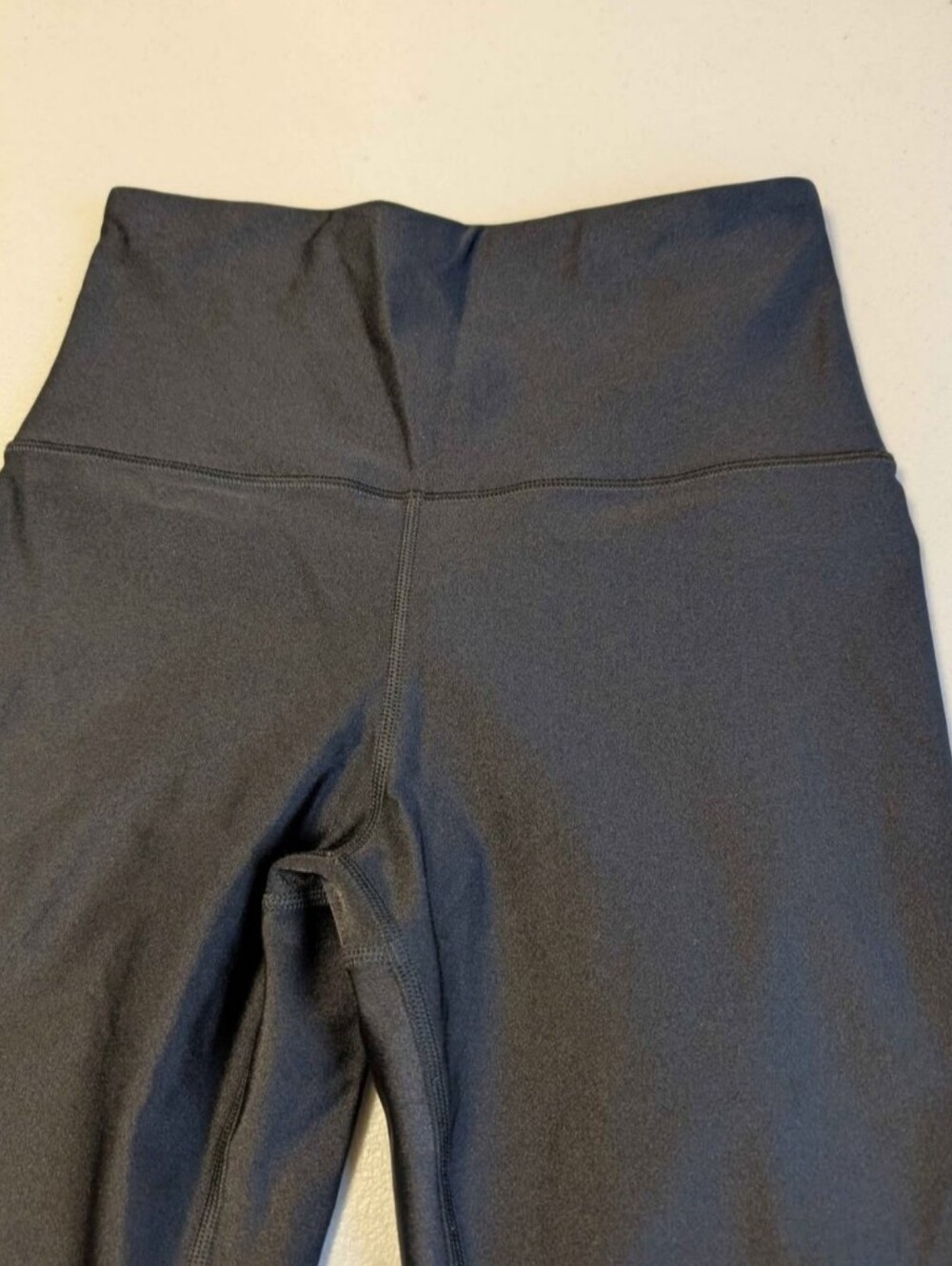 XS Athleta shiny, black leggings